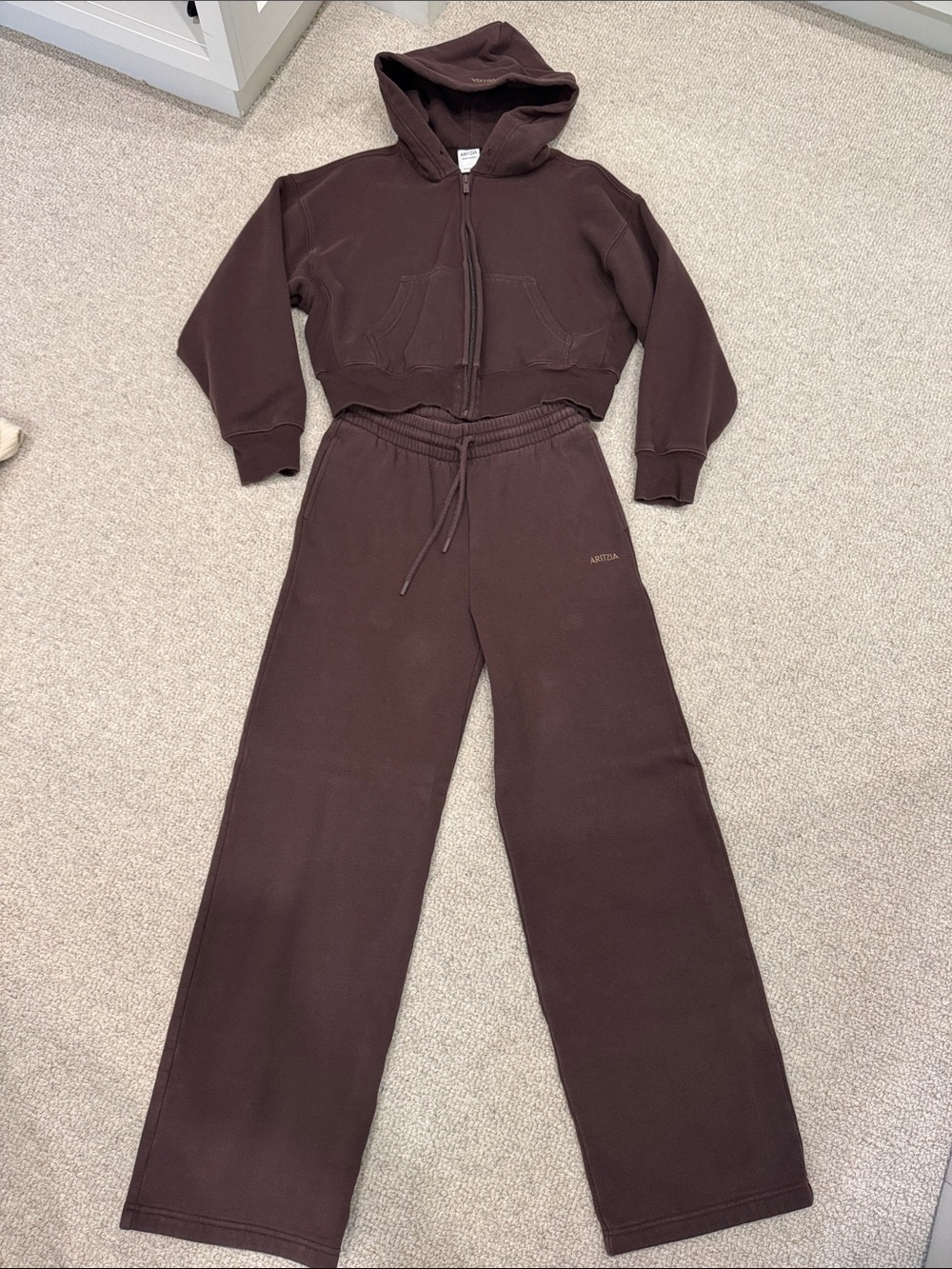 Aritzia Dark Brown Cropped Zip Hoodie & Wide-Leg Sweatpants
